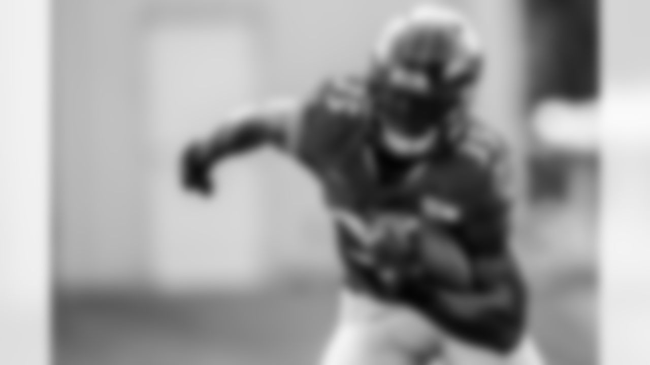 RB Gus Edwards