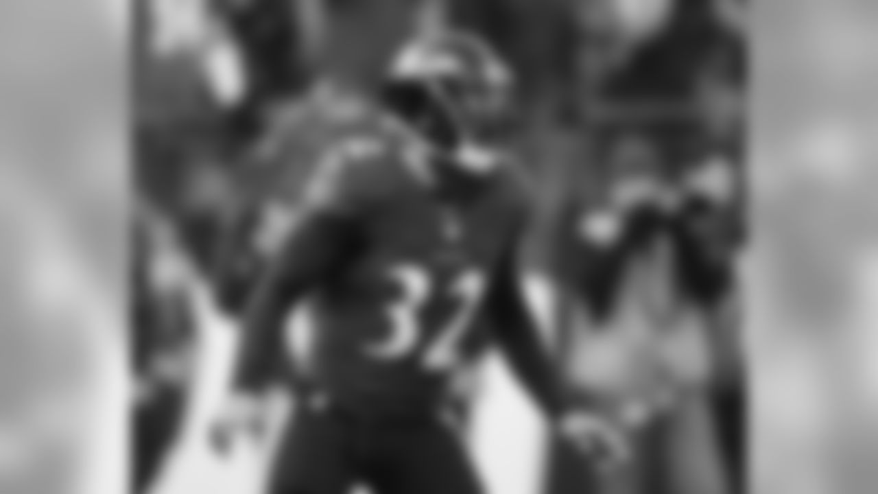 Weddle wasn't retained by the San Diego Chargers, and the Ravens, who were looking for a leader and playmaking safety on the back end, scooped him up after some aggressive recruiting. Weddle was a game-changer in Baltimore's defense, notching 89 tackles and a team-high four interceptions. One of his best career seasons ended with a trip to the Pro Bowl.