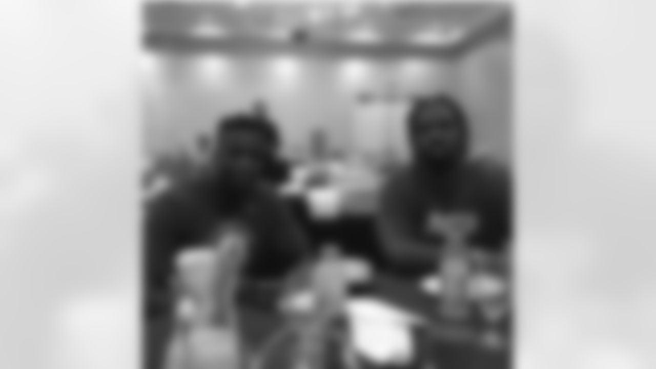 mosley32rtr [C.J. Mosley]: From having the same football marks on our forehead to having the same facial expression! Flame, you the best lil big bra I can have! #youyodaddyson lol always my inspiration. From workaholic to the deans list! Always expect the best from ya #youngbull Mosley's boys for life!