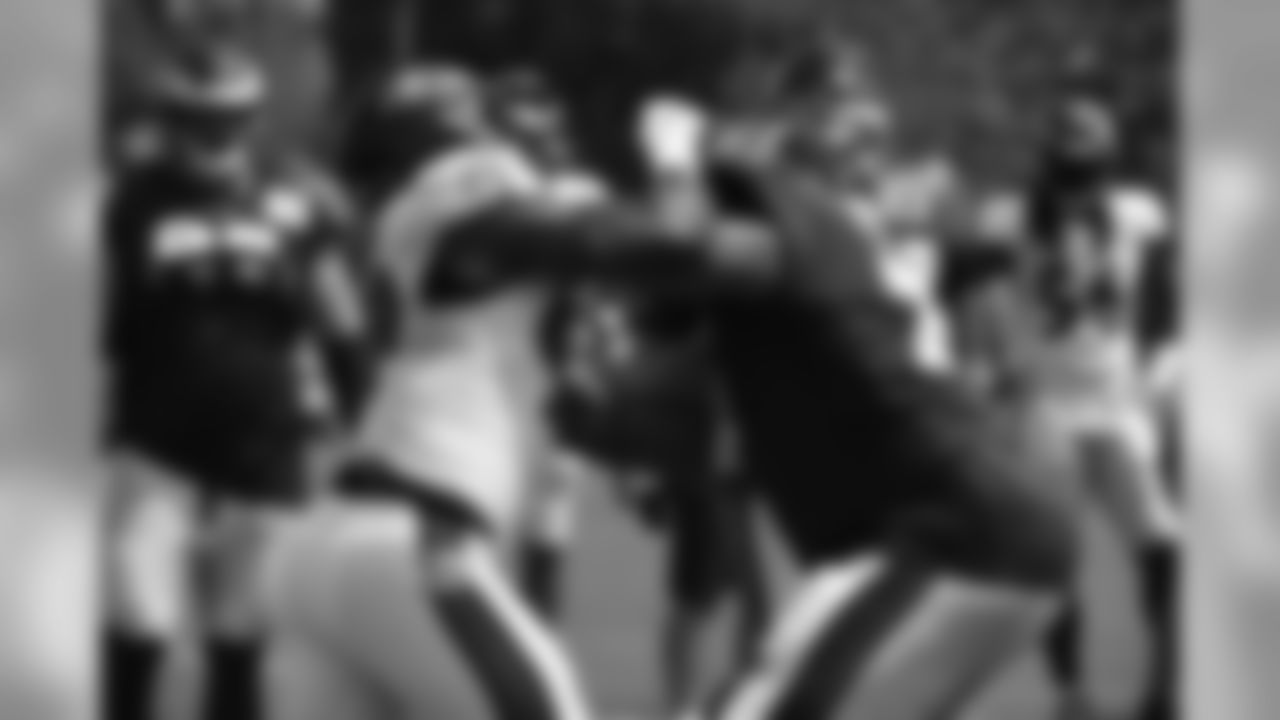 LB Pernell McPhee