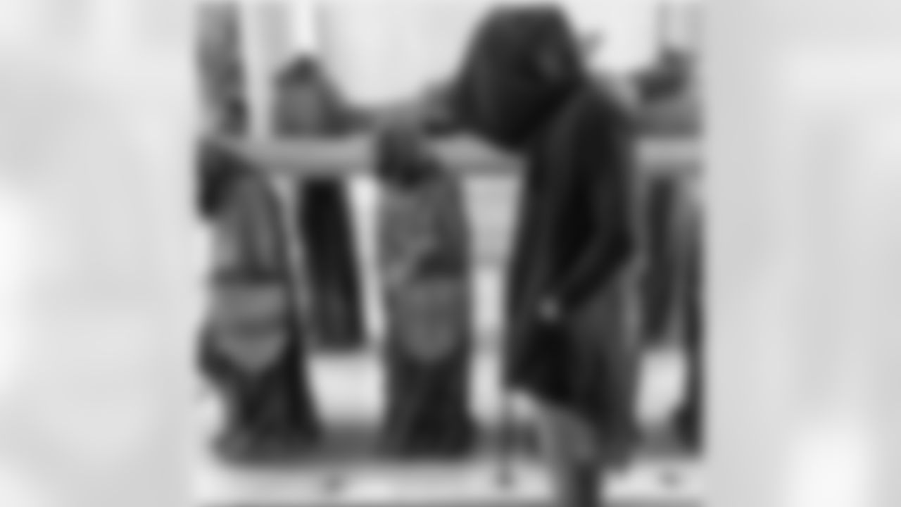 willied_effect[Will Davis]: in tribute to #paris and the time spent there... #louvremuseum #prayforparisi pray for you.