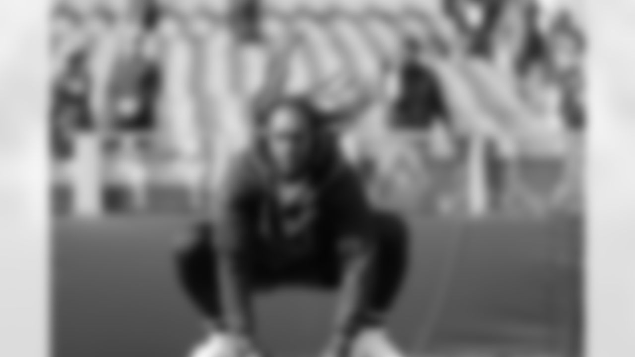 LB Josh Bynes