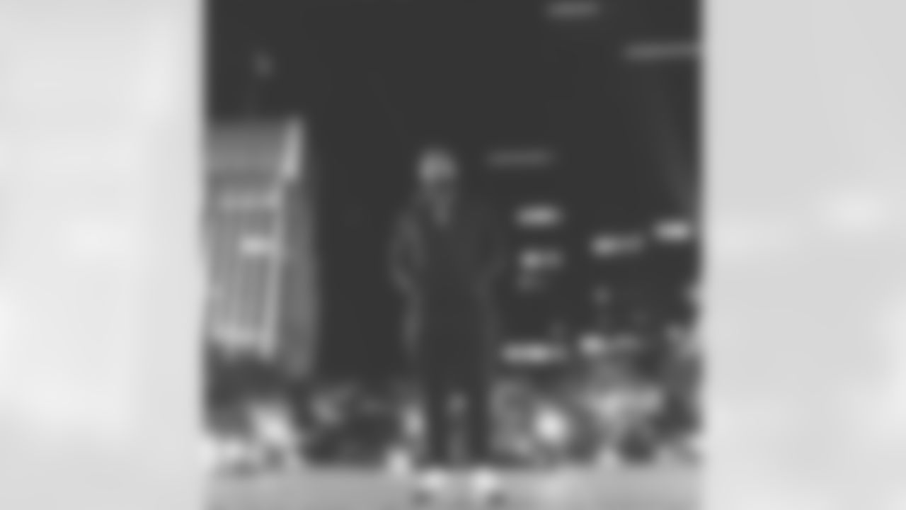 @tyus23 [Tyus Bowser] "I'm 23 with a money tree, growing more too, I just planted a hundred seeds."

JordanYear