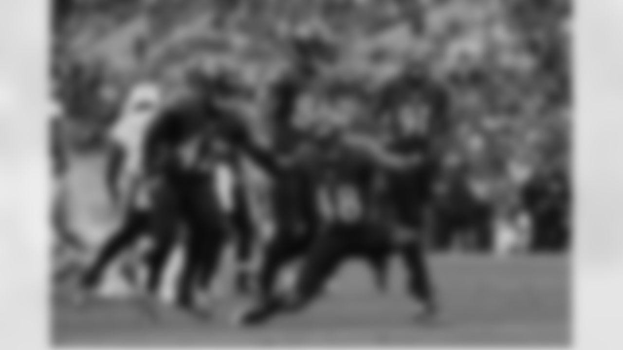 peanut_thenut [Patrick Onwuasor]: Putting on for my City I N G L E W O O D