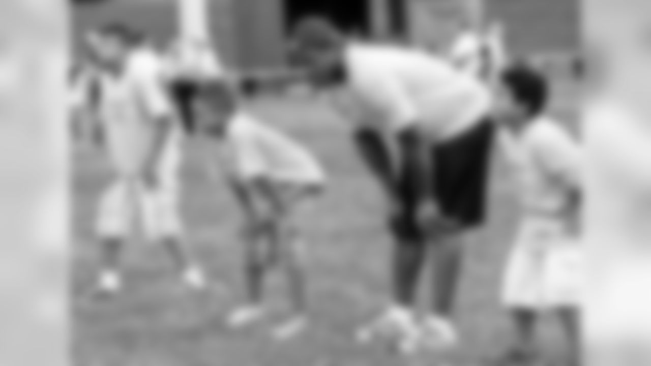 Ray Rice, Antwan Barnes and Brendon Ayanbadejo furthered the NFL's goal for a more active youth through the Play 60 Worldwide Day of Play campaign on Sept. 22, 2009.