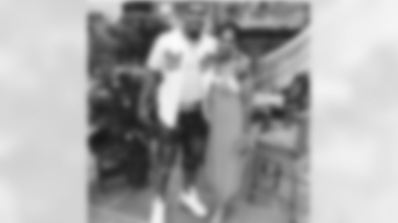 trenchwork94 [Carl Davis]: Chillen wit moms today.