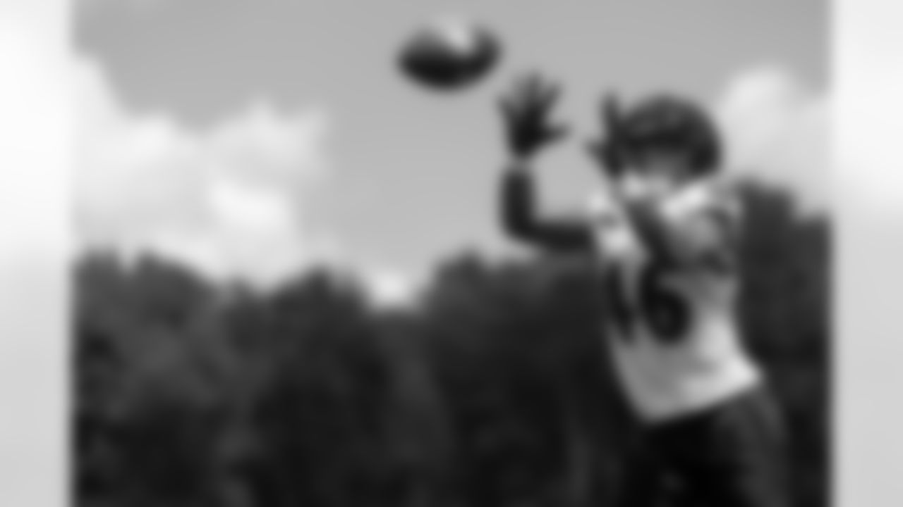 ILB Josh Ross