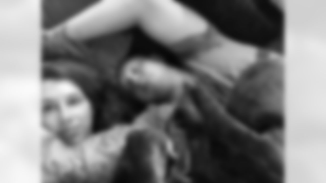 maxxwilliams [Maxx Williams]: One last nap before opening camp tomorrow!