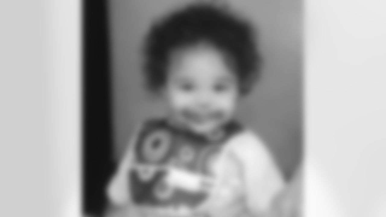 aceandsmitty[Steve Smith Sr.]: Deuce Loves the black beans at Chipotle!!! #mrbean #beanbeard #messyboy #eatlikeyoumeanit