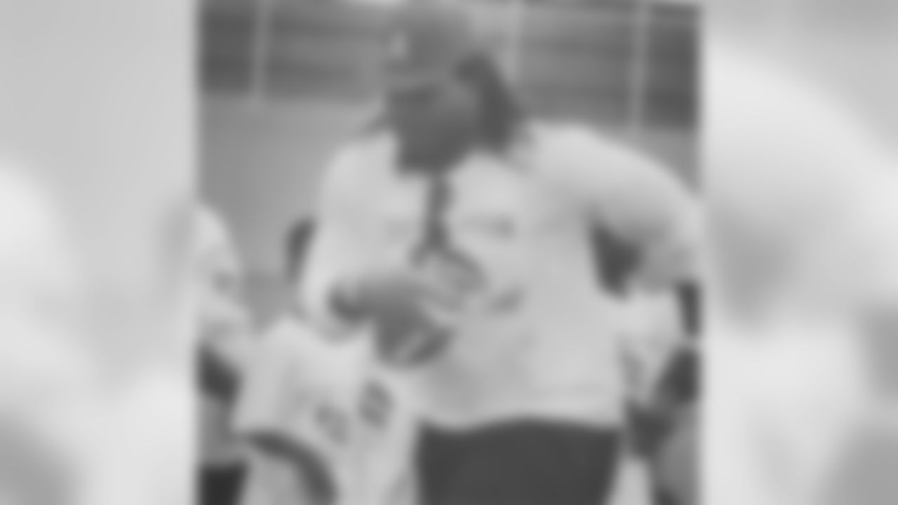 334upshaw41 [Courtney Upshaw]: #CourtneyUpshawCamp #teamUpshaw