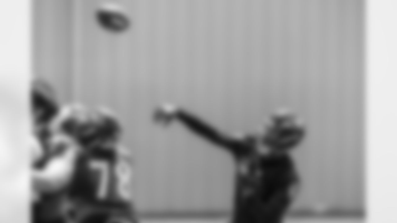 QB Josh Johnson