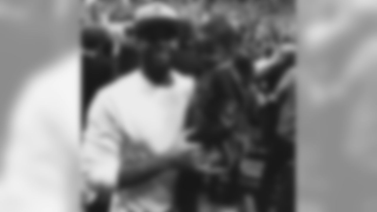 alevine41[Anthony Levine]: Took LJ to his First NBA game to see the #BlackMamba