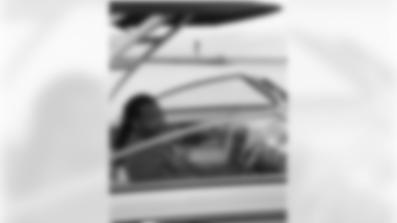 zsmith94 [Za'Darius Smith] From a small city, to the big ocean.. #dreamsbecomereality