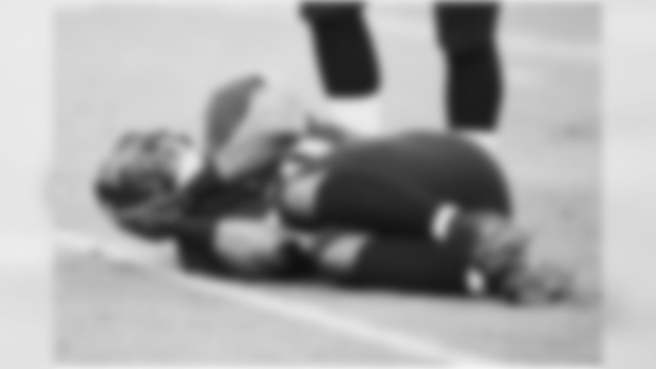 man_dammn9 [Matt Judon] "I'm a take a nap right here"