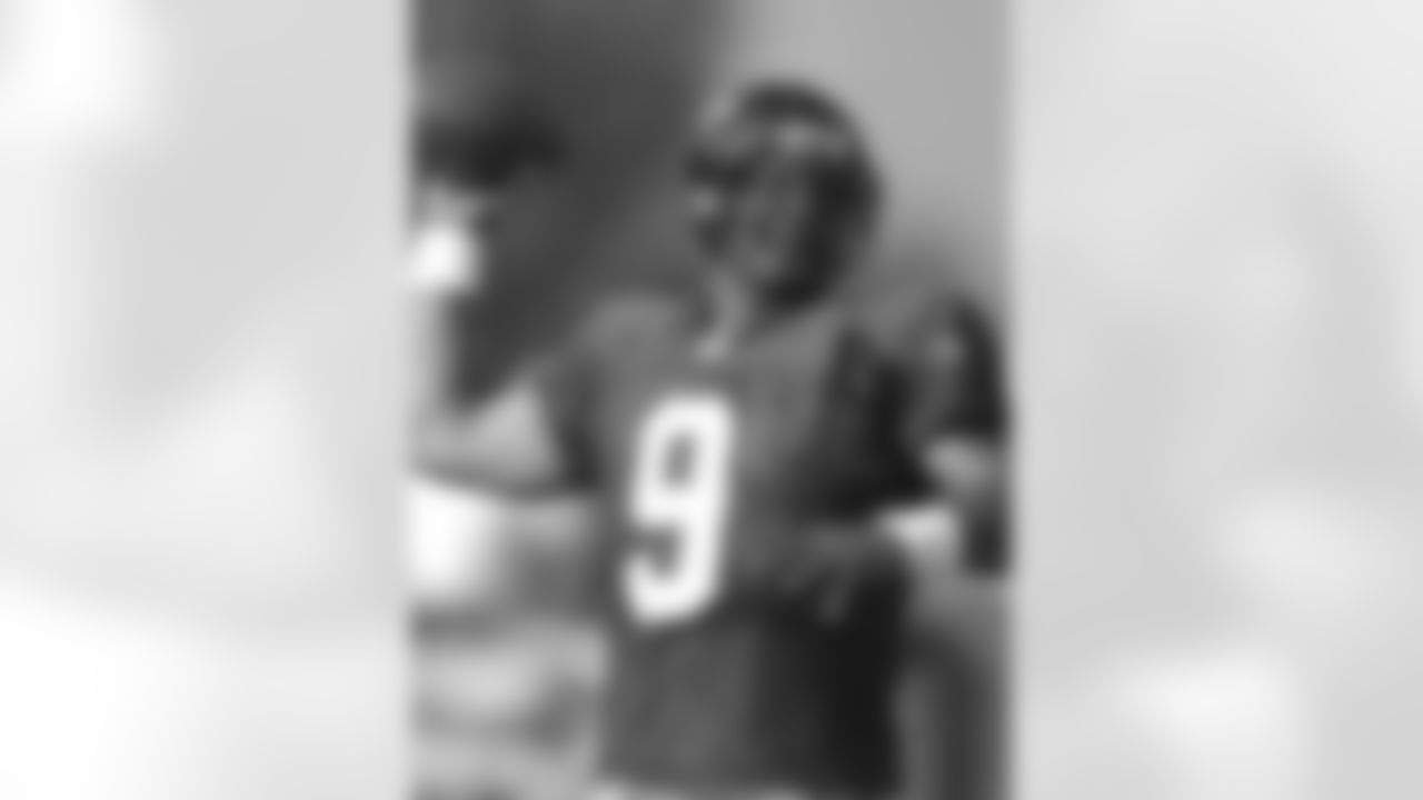 Steve McNair 2006 Training Camp action
