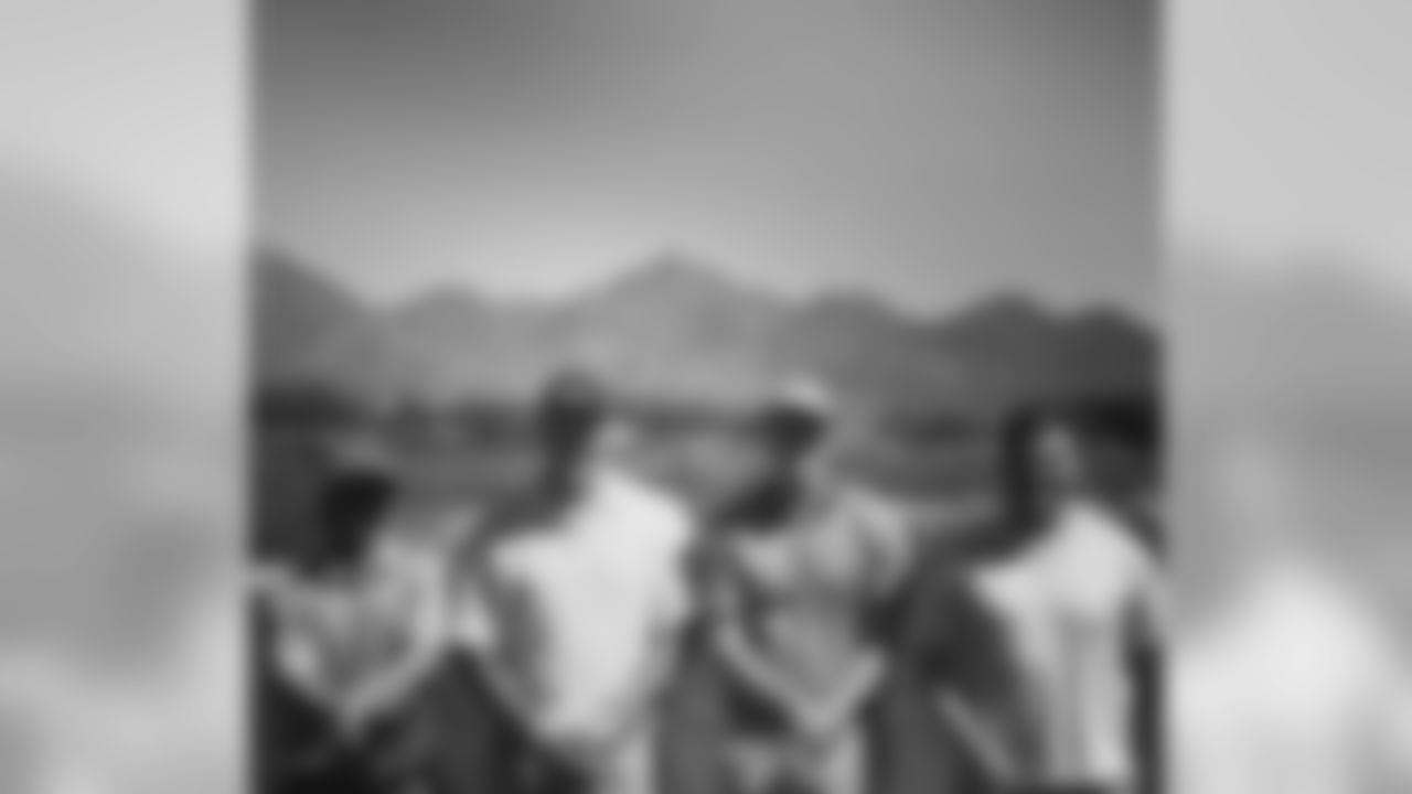 maxxwilliams[Maxx Williams]: Missing these days. 90 degrees and great friends.