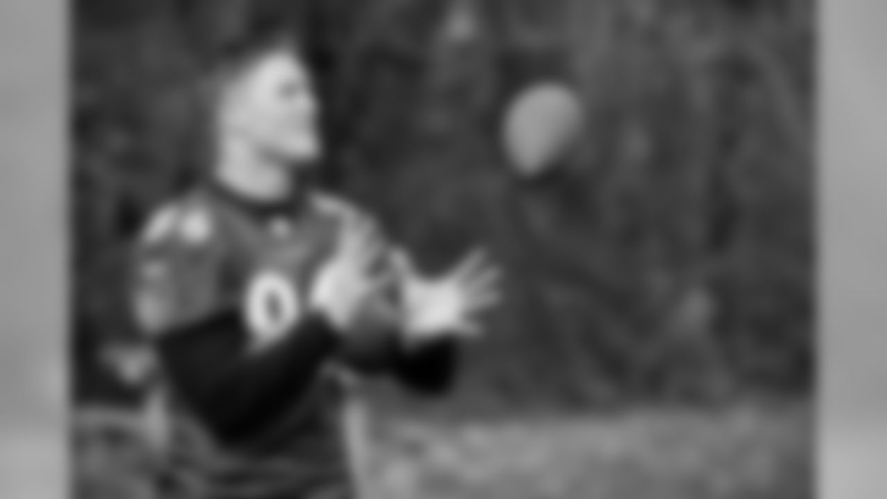 Todd Heap went to Elkridge Elementary School with new friend, fifth-grader Travis Justice, as part of the Take a Player to School program. Heap spoke to the students about the NFL's Play 60 campaign to stay active before heading out to the playground.