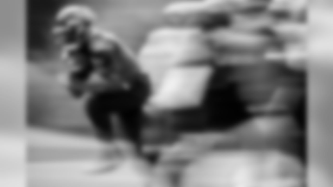 RB Gus Edwards
