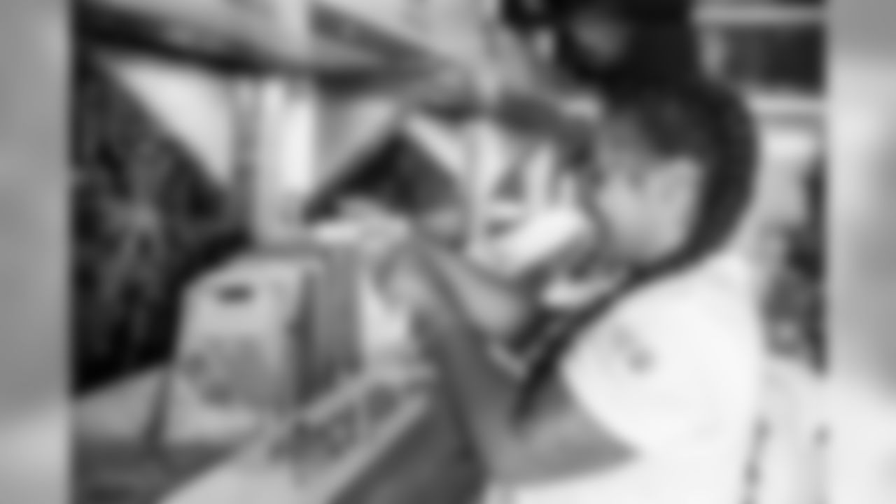 092319HuddleFor100WarehousePreview_0007