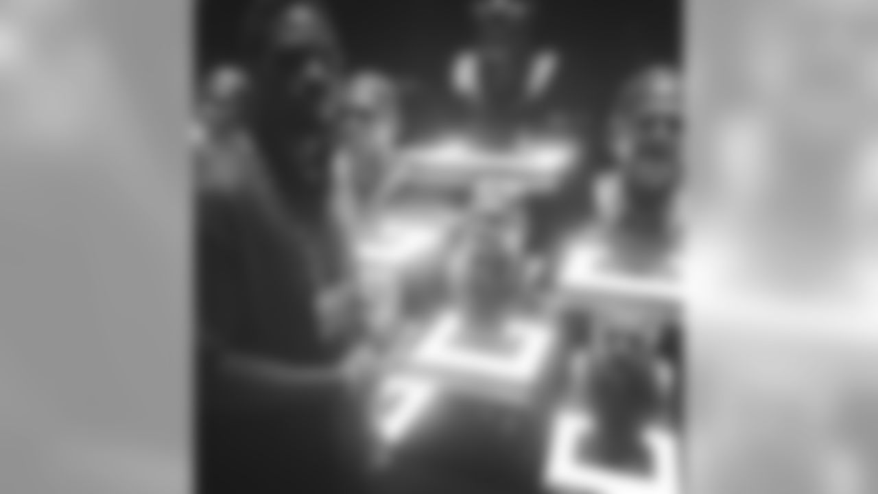 mosley32rtr [C.J. Mosley]: Just paying my respects to the best LB to come from bama! Thank you for paving the way and showing me were greatness and blessings will get you! #55 #DerrickThomas #RTR #RIP