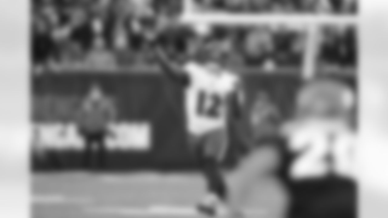 QB Anthony Brown