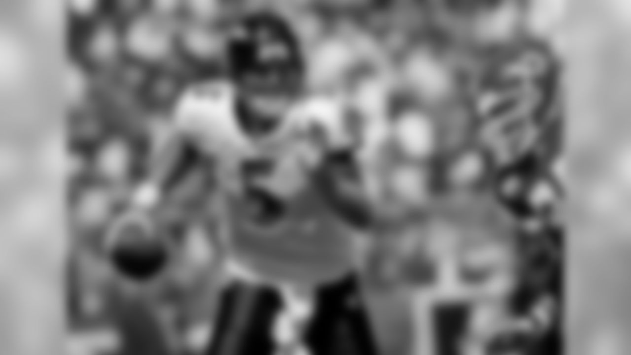 Images from the Ravens' 38-24 win over the Kansas City Chiefs in Week 1 of the 2009 regular season.