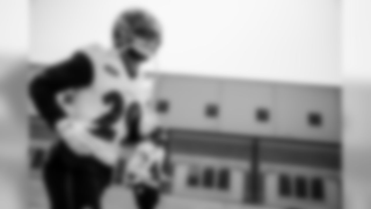 S Earl Thomas