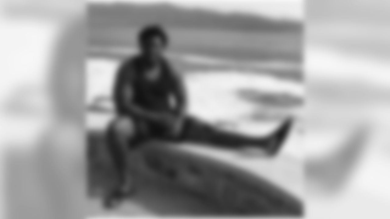 beaststeph77 [Stephane Nembot] Happy Sunday everyone. GOD Bless and #team237 represent. #africa #africanpride #nfl #godisgreat and may GOD be with us all especially with those struggling the most. #cameroon #doitforthemotherland  #faithful #godbless