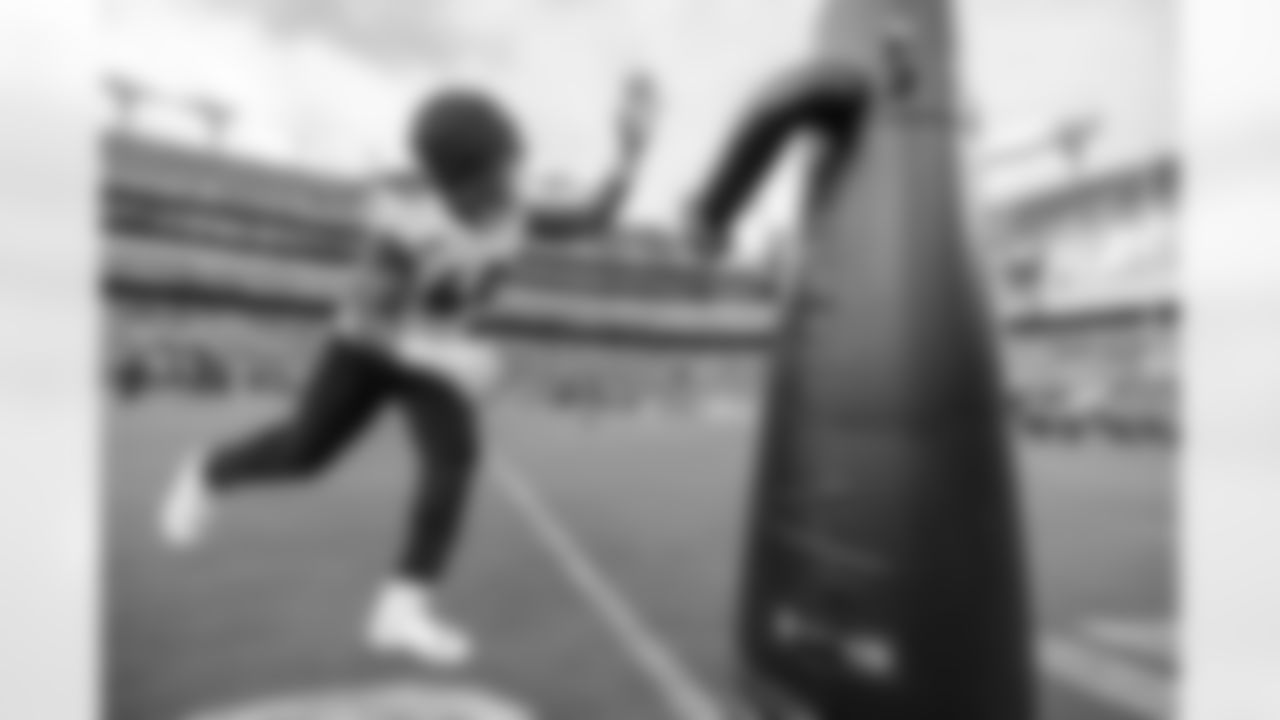 OLB Steven Means