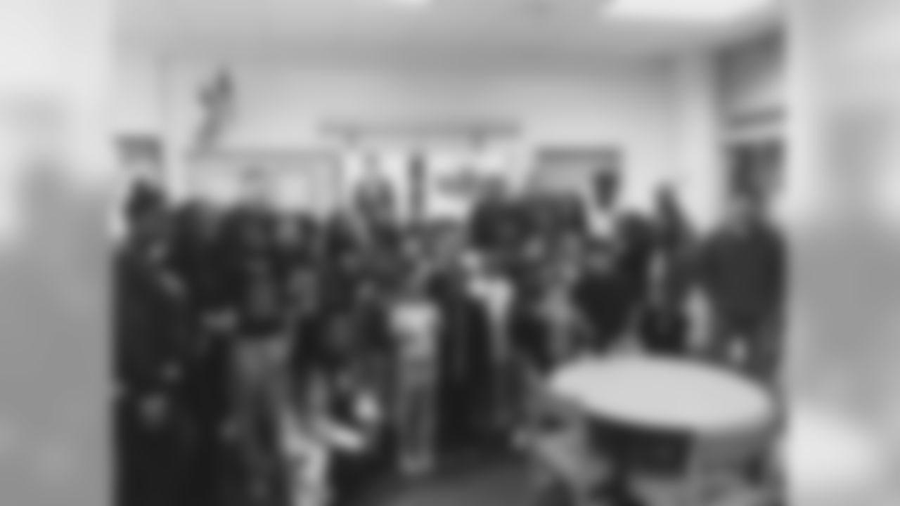 brandoncarr39 [Brandon Carr] Our mentors and mentees after finishing up a reading session. South Oak High School and Clara Oliver Elementary School. Carr Cares x Teen Trendsetters!