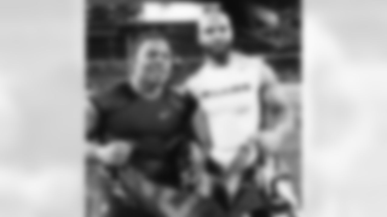 ravens [Baltimore Ravens]: Ray Rice & Matt Forte exchanged #jerseys after Sunday's #Ravens-#Bears game. #runningbacks #respect