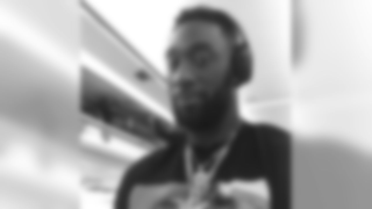 l_webb21[Lardarius Webb]: Beard game strong!!