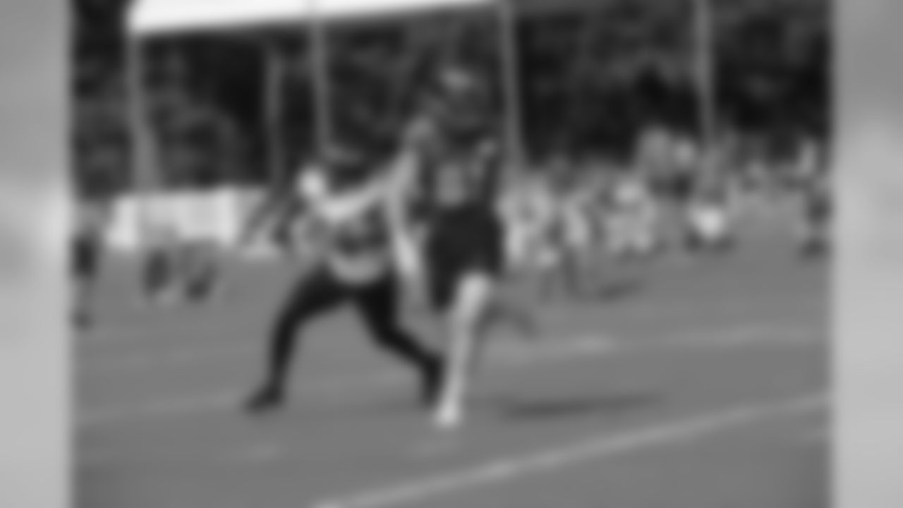 TE Hayden Hurst