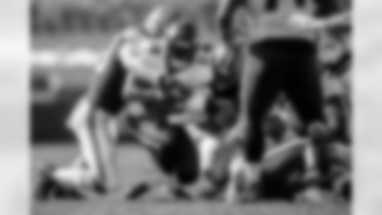 LB L.J. Fort recovers a fumble