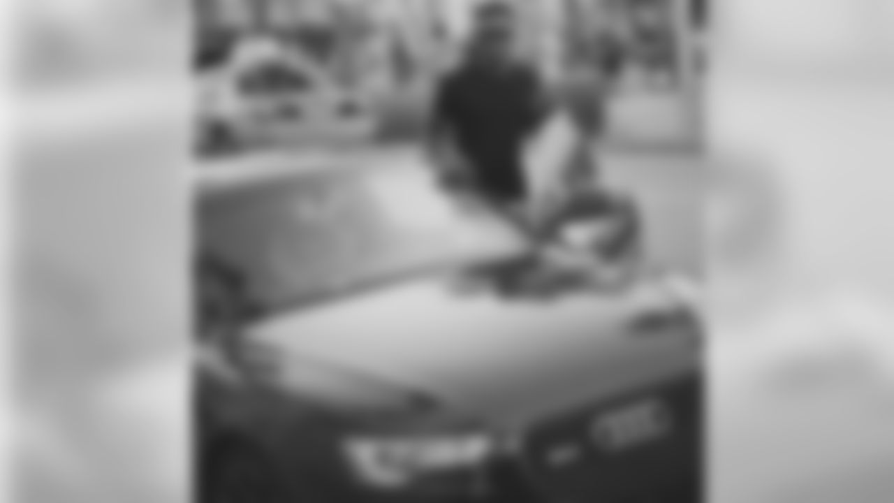 willied_effect[Will Davis]: Had to come get the lady... #BaltimoreBound PhotoCred: @jonferrar