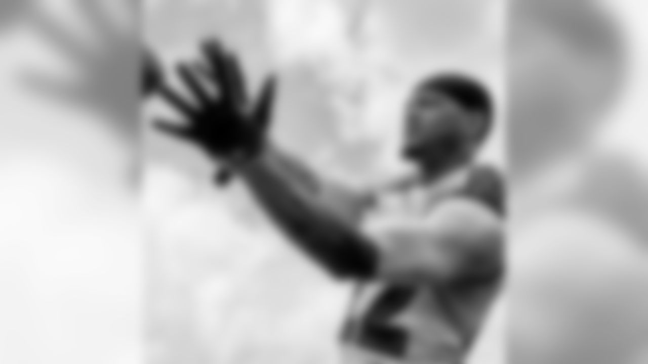 ravens[Baltimore Ravens]:Jimmy Smith is showing good progress. #PlayLikeARaven #PlayLikeARaven #Ravens #OTAs