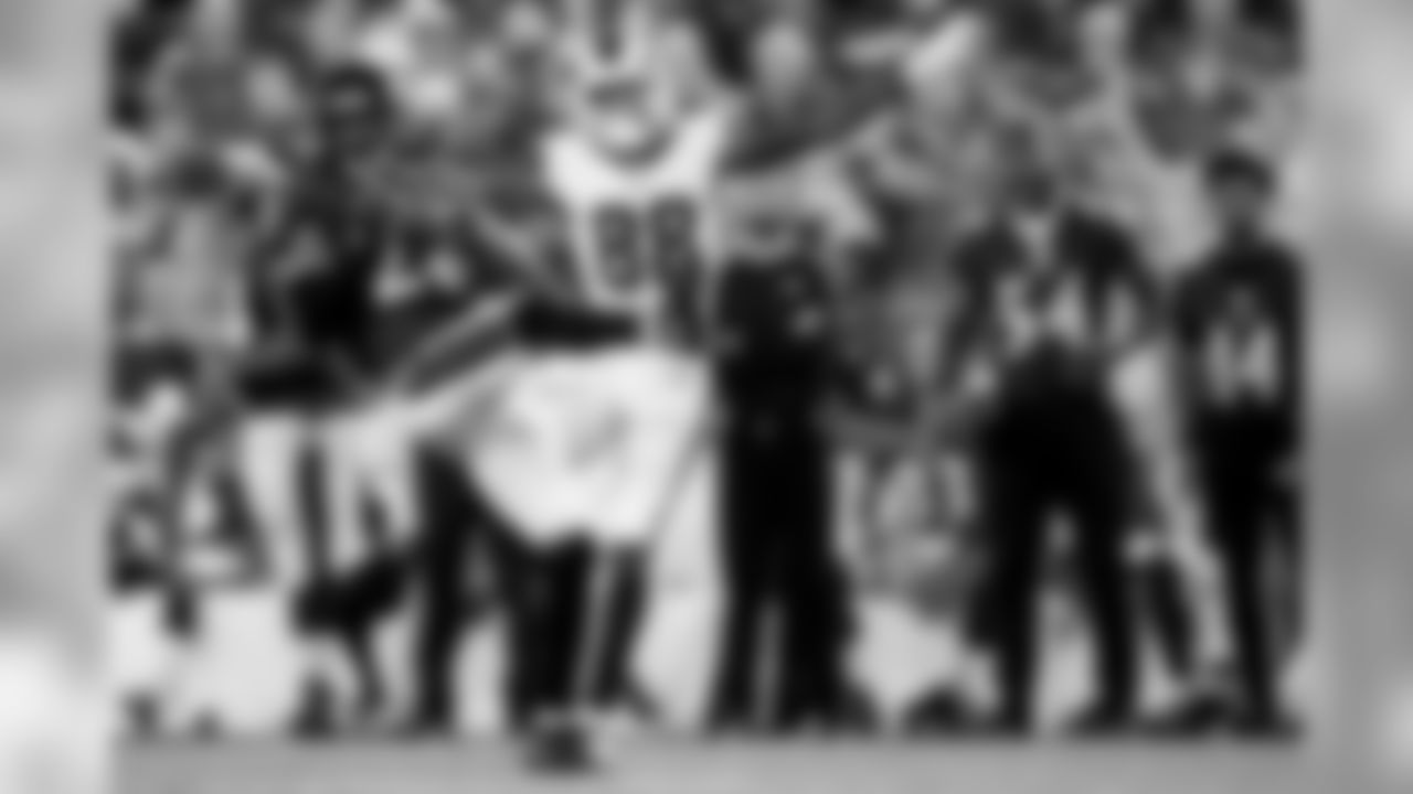 CB Maurice Canady
Canady was the league's top cornerback last week, per PFF. He had a spectacular leaping interception against the Rams and is showing he can be a versatile defender either outside, inside or even at safety.