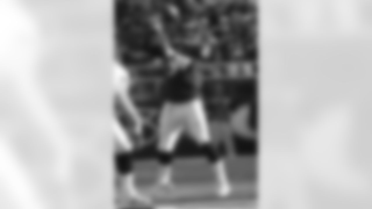 Steve McNair game action from the 2006 season.