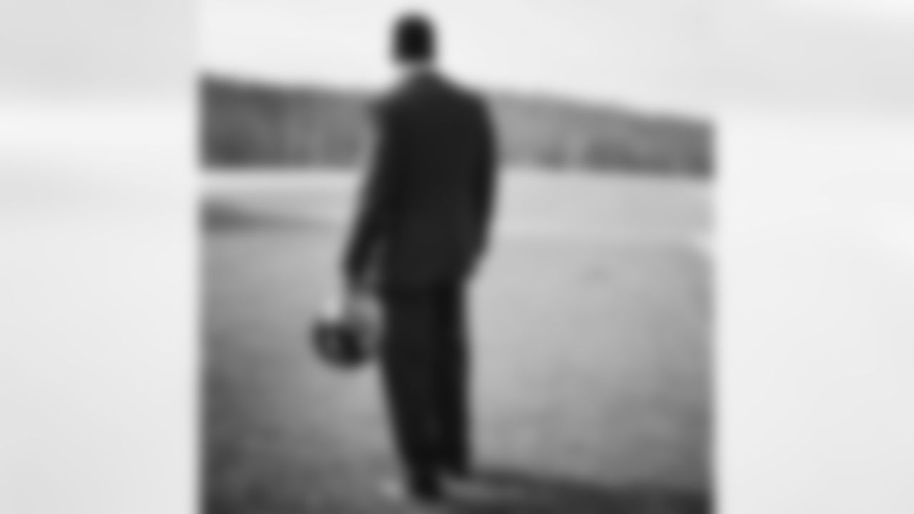 benjaminswatson[Benjamin Watson]: Didn't do this yesterday so I'm doing it today. Happy #nationalsiblingday to the best siblings around. I love and miss y'all so much. Would give anything for one more day as kids. I'm so proud of each of you. #vivalesWatsons