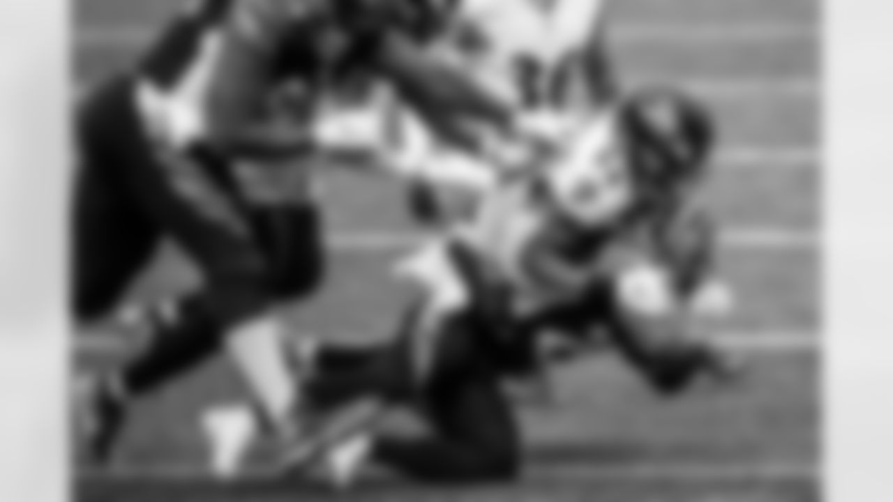OLB Tyus Bowser