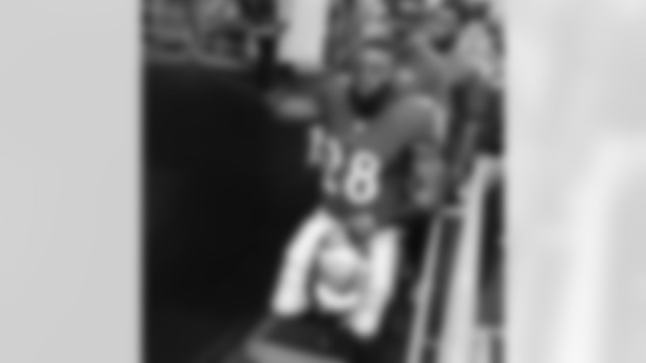 terrancewestbwi [Terrance West]: 1-0 Win Win Win Win 1 game at a time!!