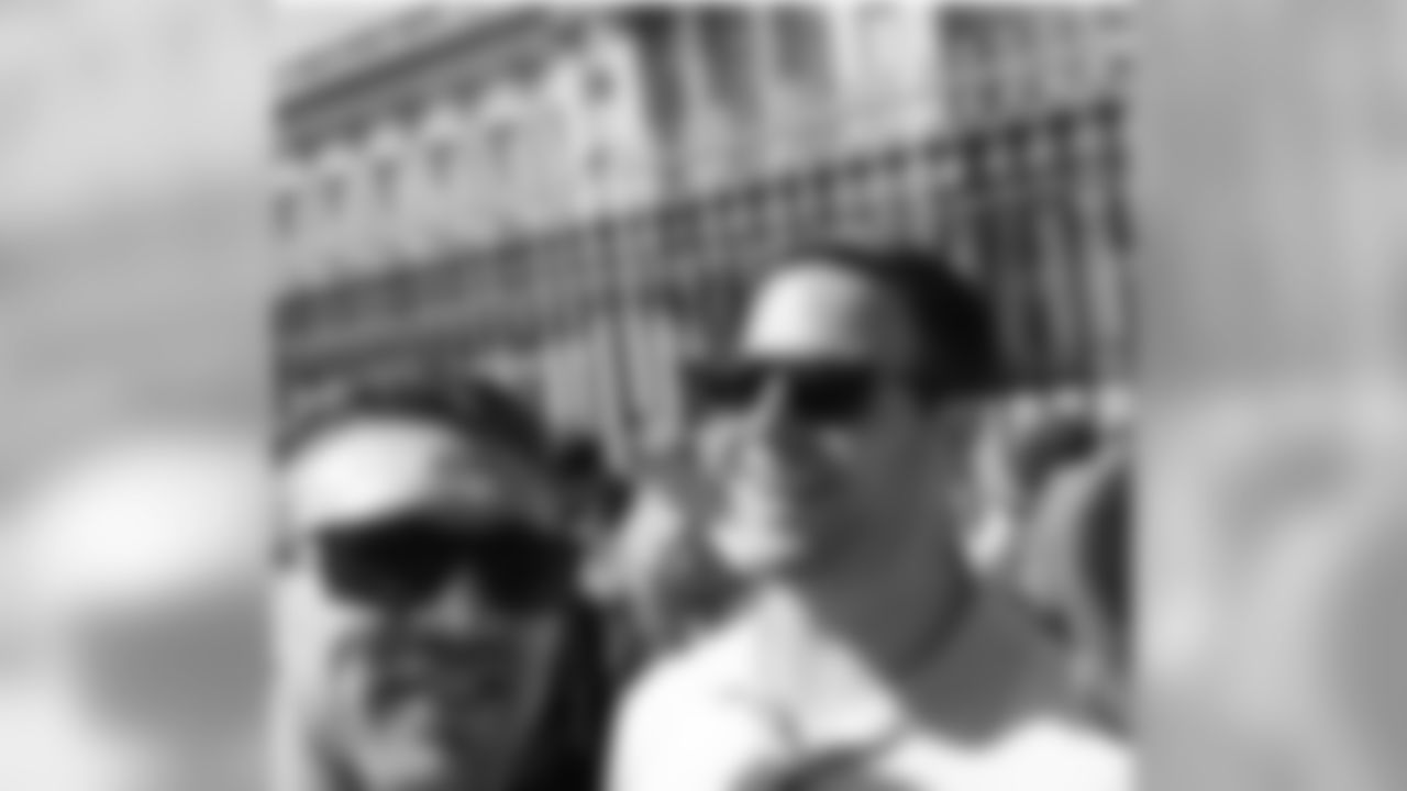 juicecheck44[Kyle Juszczyk]:#selfieswithGrant #isthatreallyhim #omgIcanteven