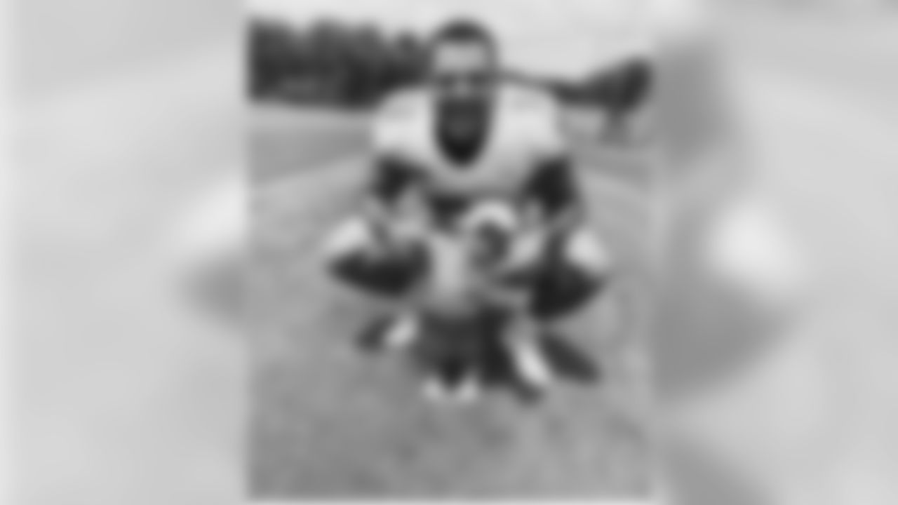 @kamalei_correa (Kamalei Correa) They ask what I do it for? Why I grind? Why I shine?