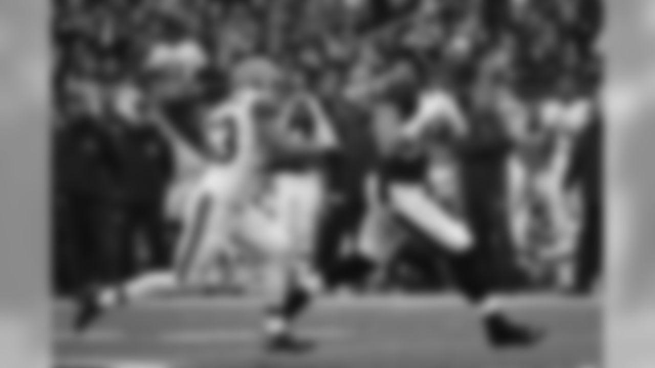 TE Crockett Gillmore