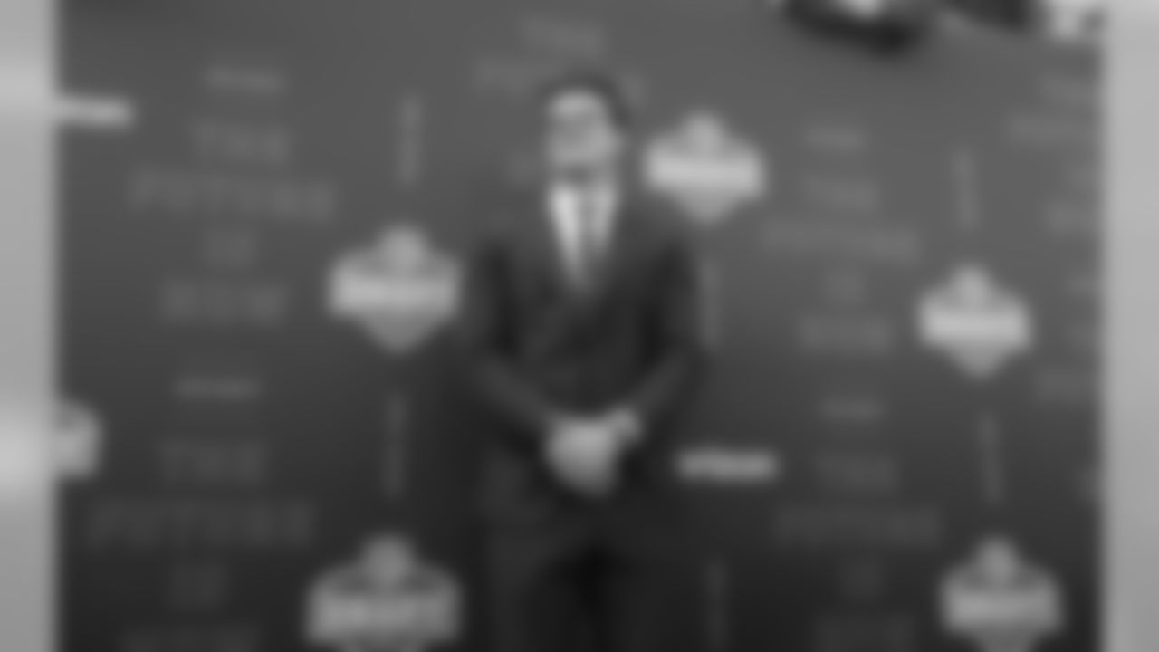 QB Sam Darnold