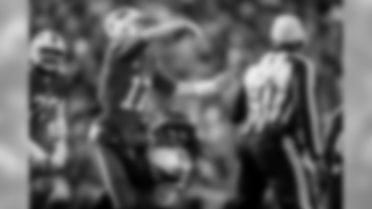 Bills_120819sh034