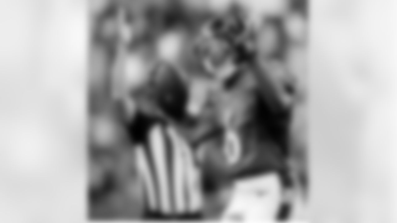 tbiggz12_white [Tim White] Hands up when I'm in the zone.