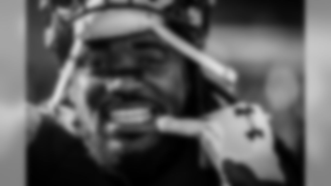 RB Alex Collins
