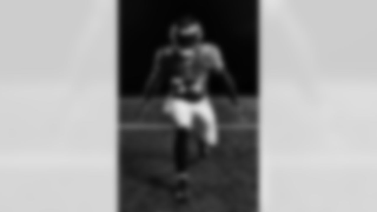 OLB Tyus Bowser