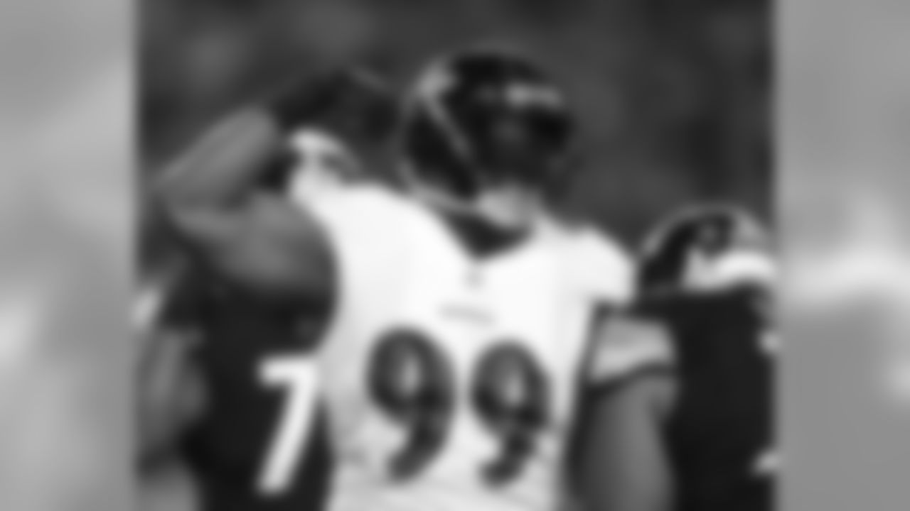 DE Chris Canty, #99